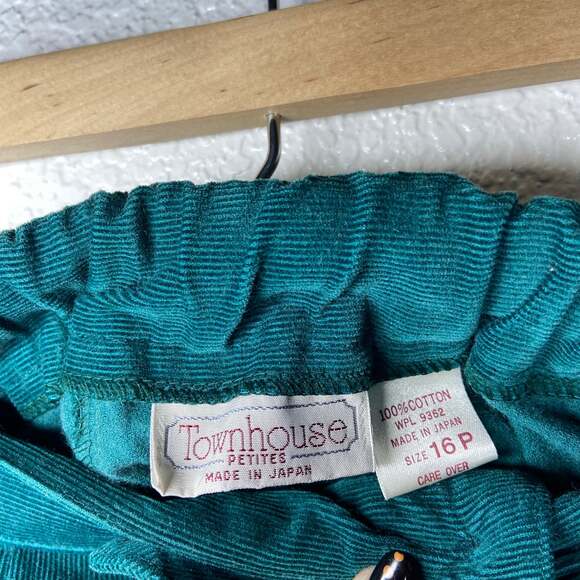 Vintage Townhouse Petites Soft Green Corduroy Two Piece Skirt Suit - Picture 5 of 8